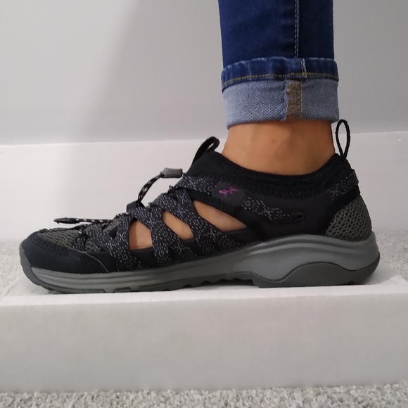 Chaco Outcross Evo 1 Hiking Shoe - Picture 8 of 9